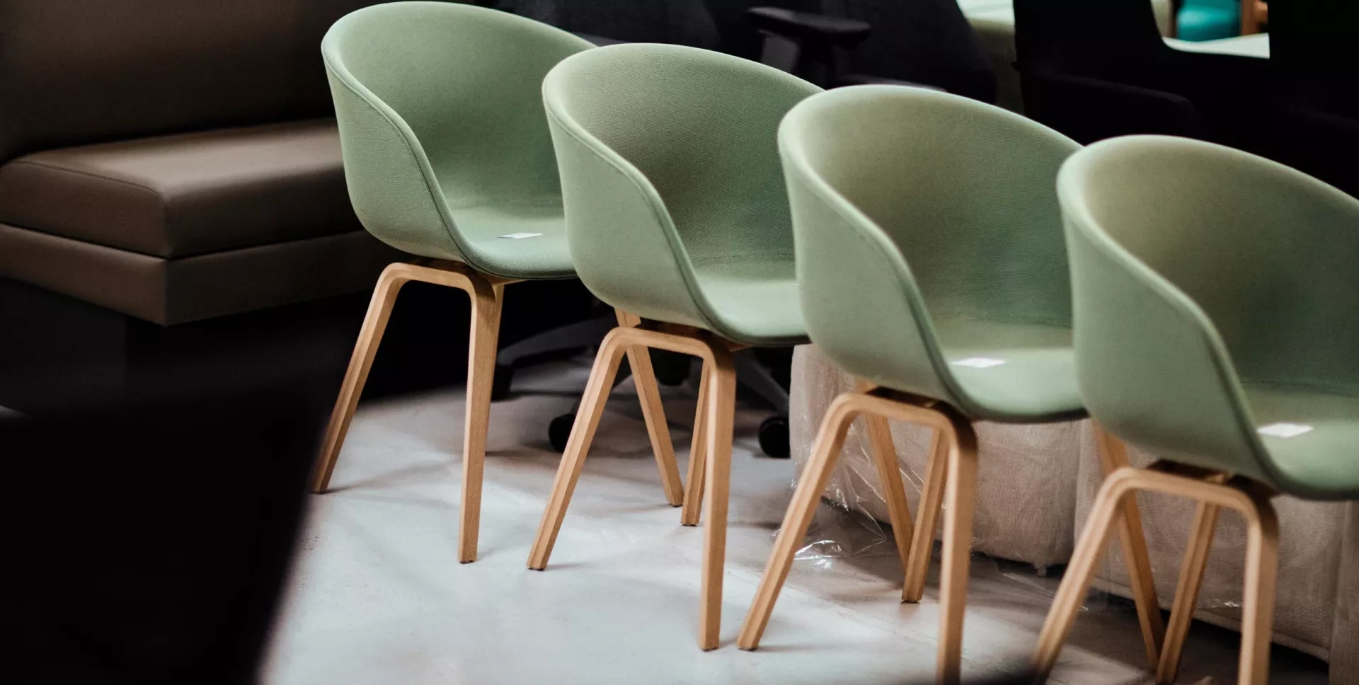 Soeco by Yllw erbjuder leverans och montering