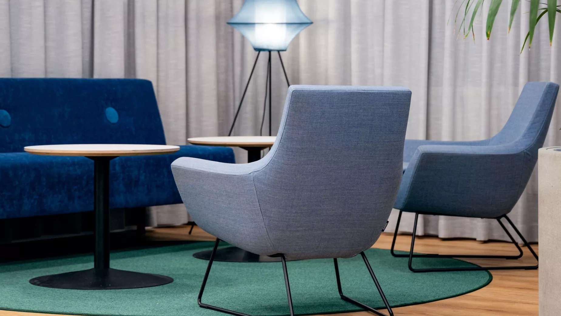 Avskärmad loungedel i matsalen på Hitachi i Landskrona