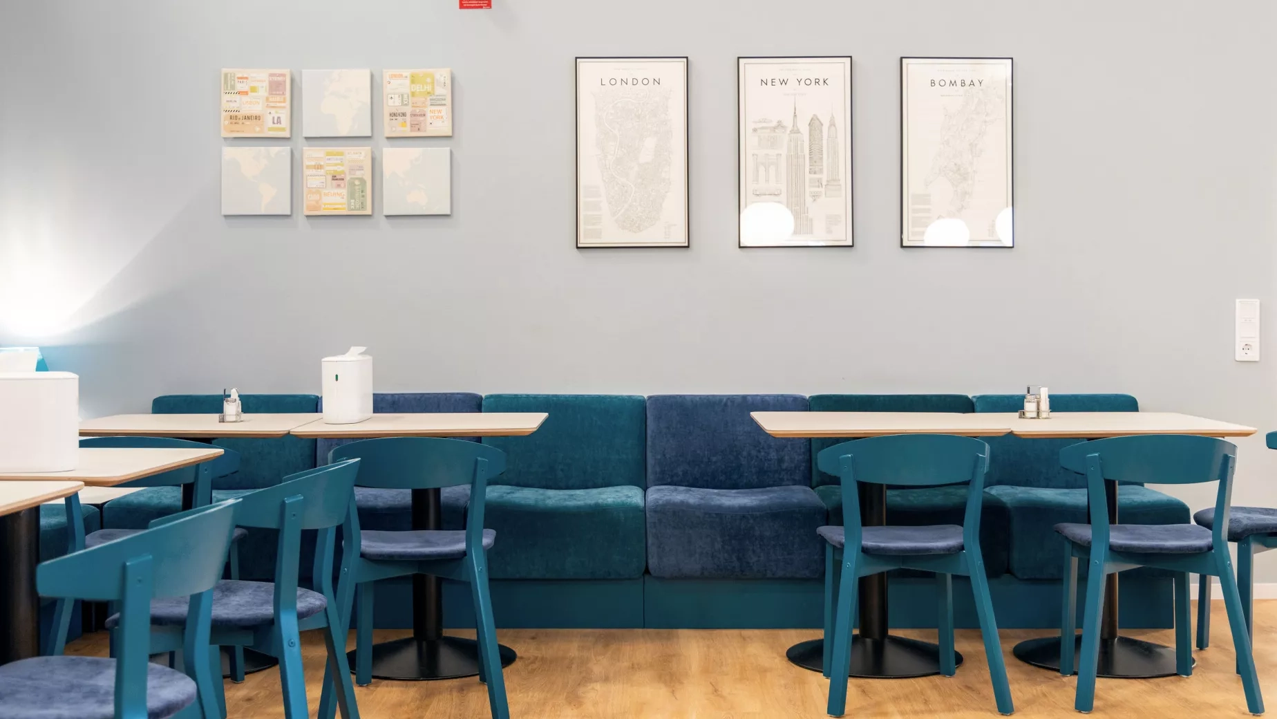 Soffor i matsalen på Hitachi i Landskrona