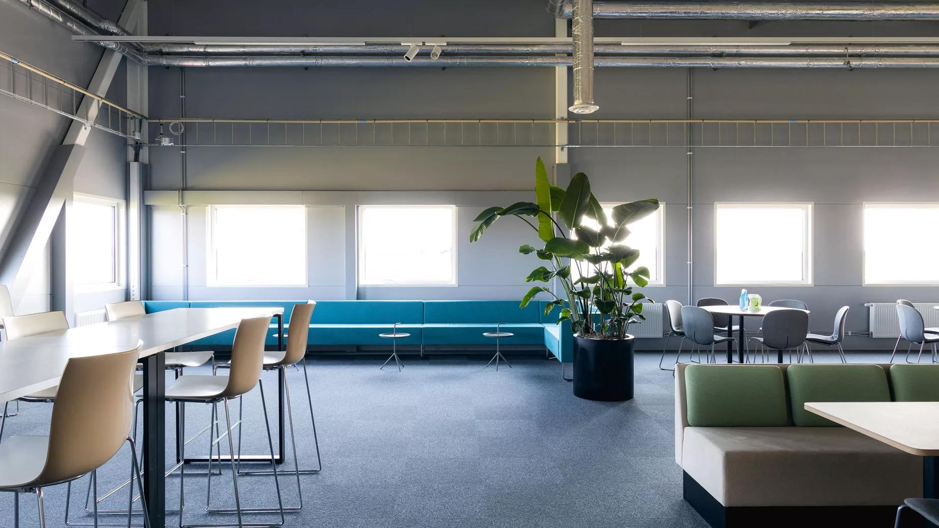 Lunchrummet på Ecolean Landskrona inrett av Yllw Factory