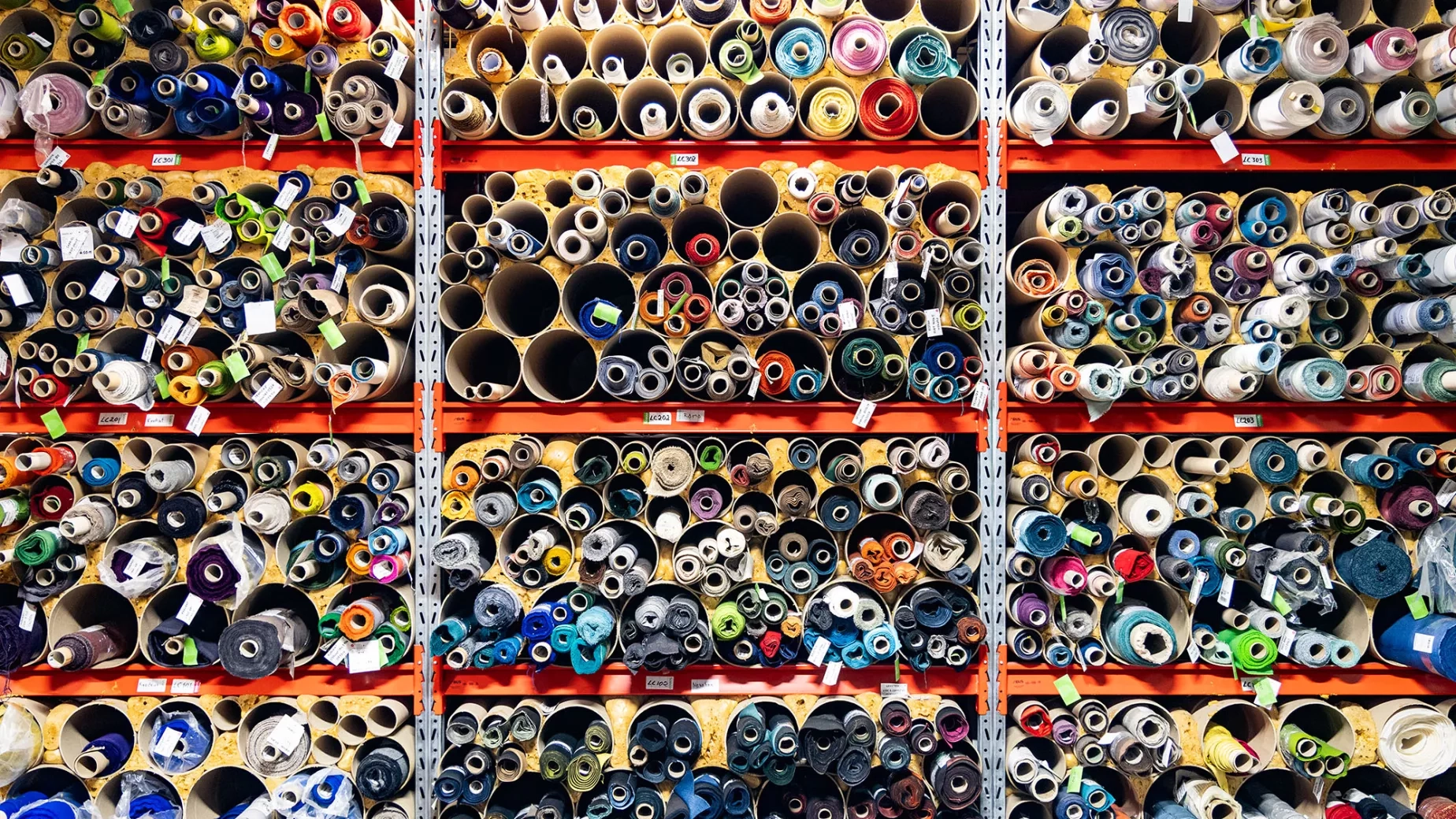 Tyglagret i Yllw Factorys tapetseri