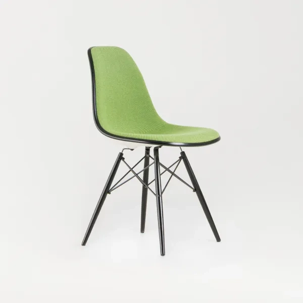 Konferensstol Eames Plastic Chair